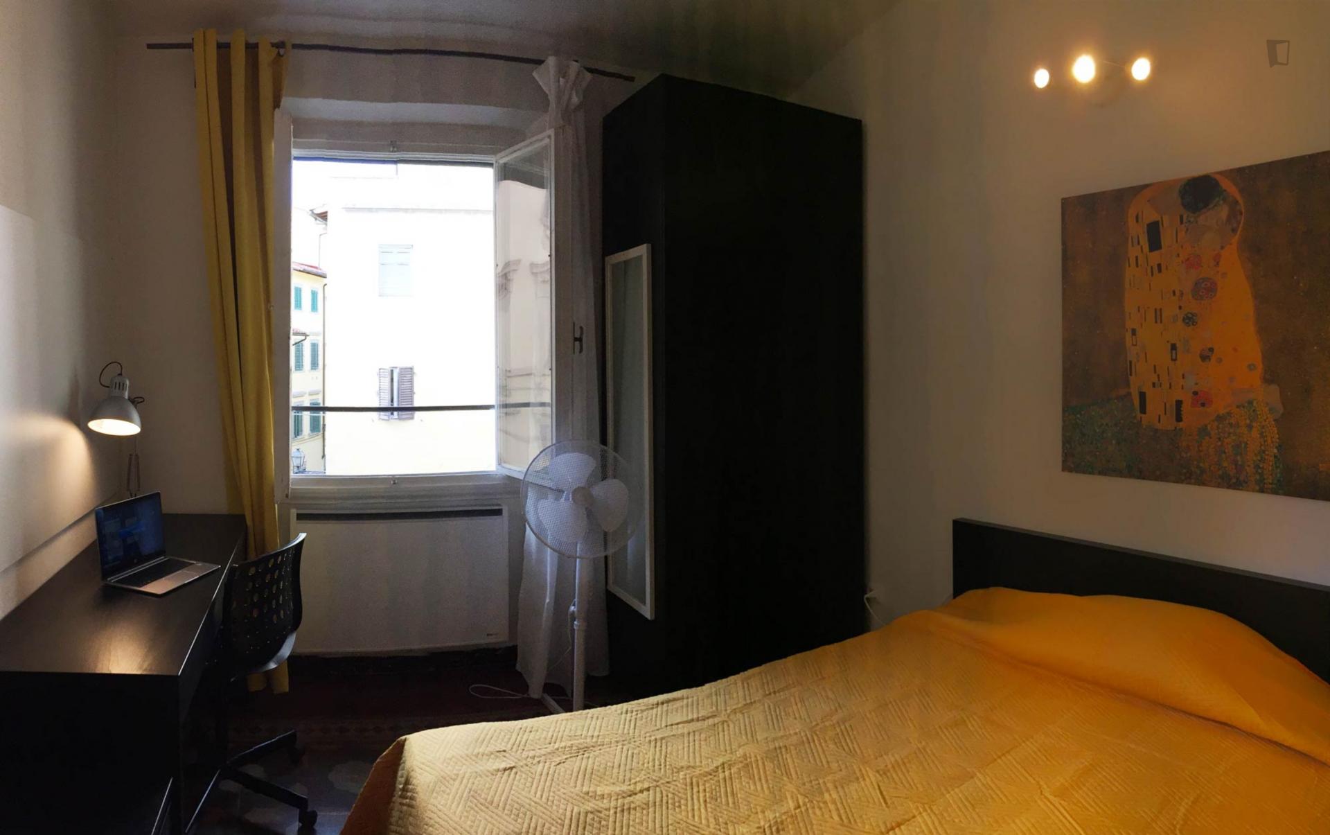 Fantastic ensuite bedroom near to University of Florence