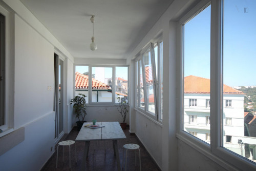 Wide and bright single bedroom with private balcony in Coimbra - Gallery - 9