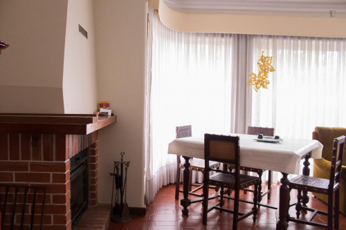 Neat bedroom with 2 single beds in São Mamede Infesta - Gallery - 15