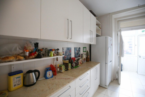 Lovely and bright single bedroom with balcony in city center (Entrecampos) - Gallery - 13