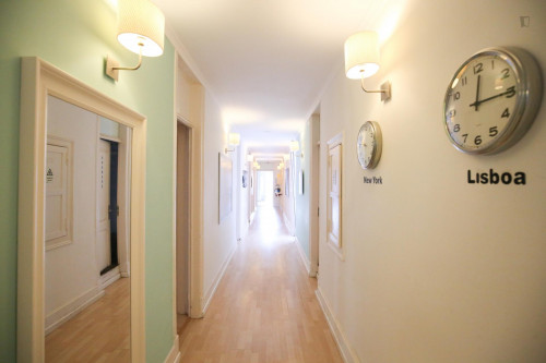 Lovely and bright single bedroom with balcony in city center (Entrecampos) - Gallery - 20