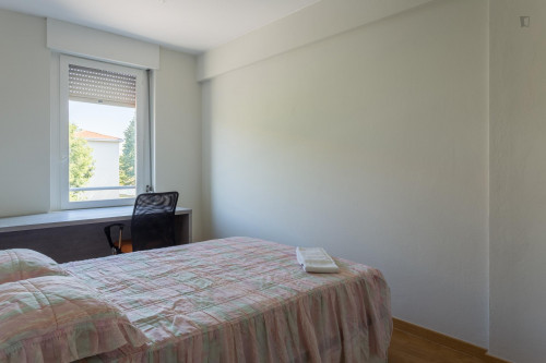 Lovely double bedroom close to ISEP (Porto)  - Gallery -  1