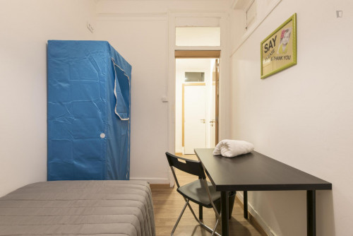 Friendly single bedroom in typical Arroios  - Gallery -  3