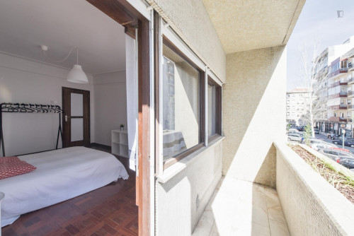 Restful double bedroom in Saldanha - Gallery - 29