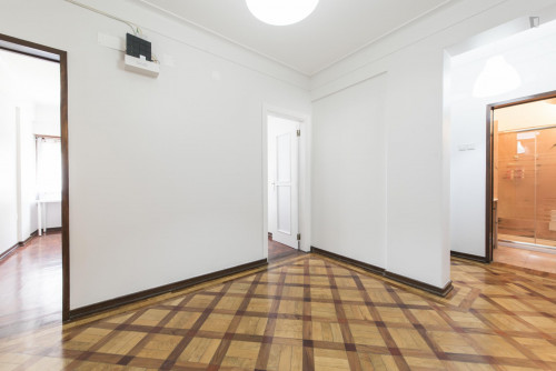 Restful double bedroom in Saldanha - Gallery - 9