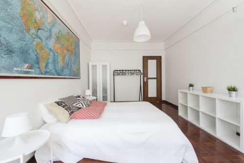 Restful double bedroom in Saldanha - Gallery - 27