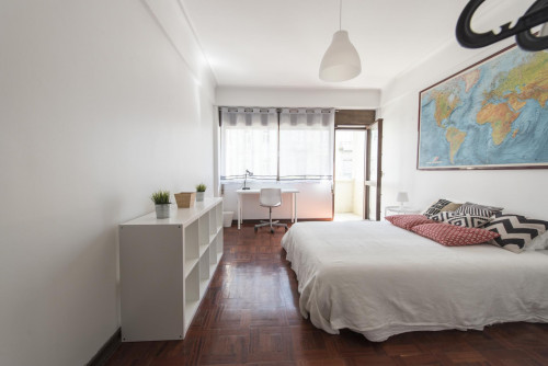 Restful double bedroom in Saldanha - Gallery - 28