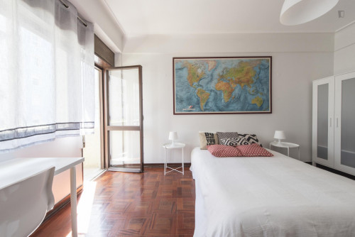 Restful double bedroom in Saldanha - Gallery - 26
