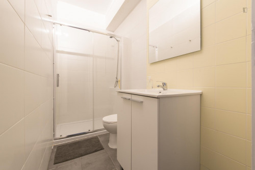 Restful double bedroom in Saldanha