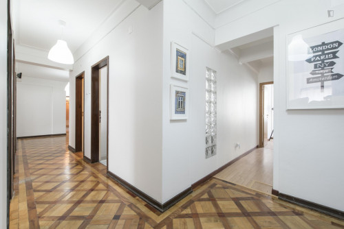 Restful double bedroom in Saldanha - Gallery - 10