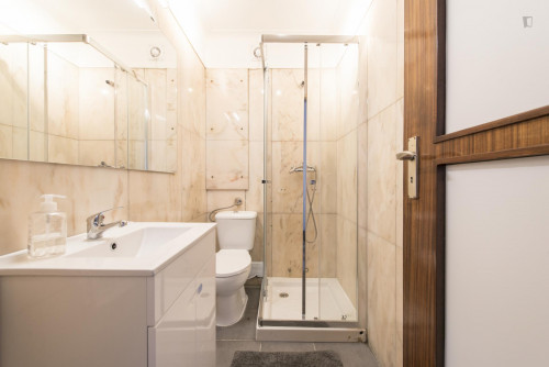 Restful double bedroom in Saldanha
