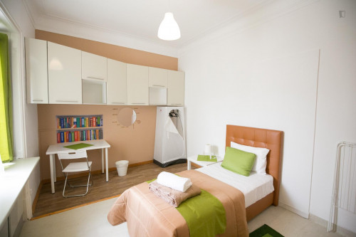 Welcoming Double Bedroom In Saldanha - 2