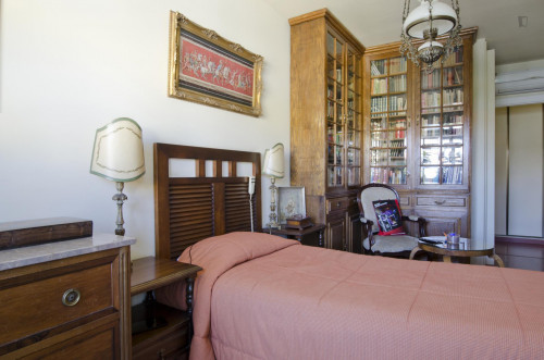 Great single bedroom in Olaias  - Gallery -  2