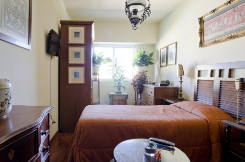 Great single bedroom in Olaias  - Gallery -  1
