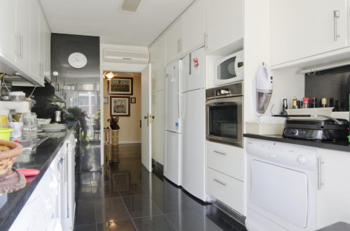 Great single bedroom in Olaias - Gallery - 8