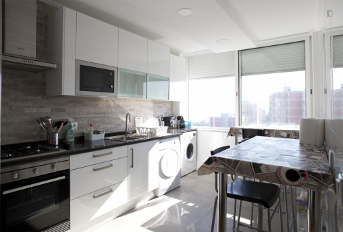 Decent double room near Instituto Superior de Engenharia - Gallery - 7