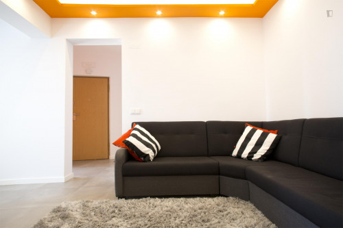 Decent double room near Instituto Superior de Engenharia - Gallery - 4