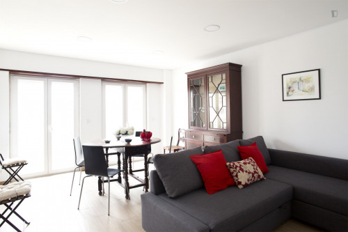 Modern 1-bedroom flat in Lumiar, near Instituto Superior de Educação e Ciências - Gallery - 7