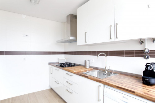 Modern 1-bedroom flat in Lumiar, near Instituto Superior de Educação e Ciências - Gallery - 10