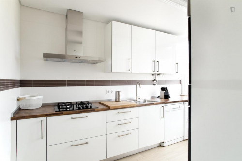 Modern 1-bedroom flat in Lumiar, near Instituto Superior de Educação e Ciências - Gallery - 9