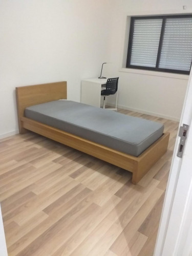 Very cosy single bedroom near the Carolina Michaelis metro - Gallery - 2
