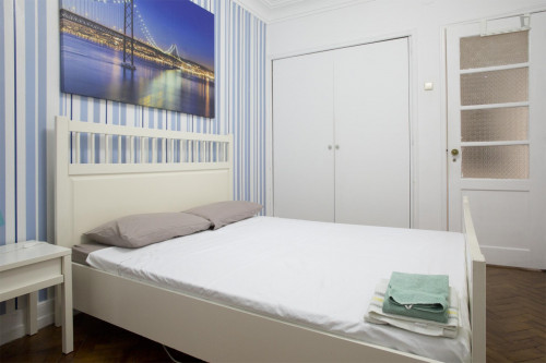 Pleasant double bedroom in Roma-areeiro  - Gallery -  1