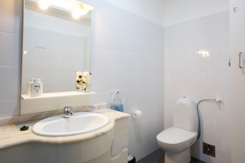 Quality 2-bedroom with GARAGE - Gallery - 7