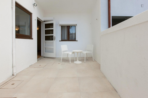 Bright double bedroom not far from Universidade do Porto