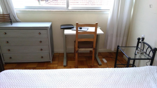 Private bedroom in Bonfim - Gallery - 9