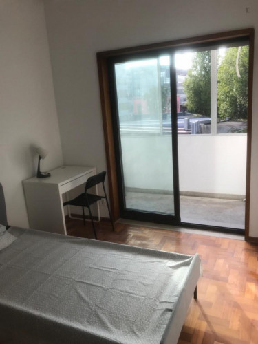 Cosy twin bedroom ensuite close to Faculdade de Letras - Gallery - 5