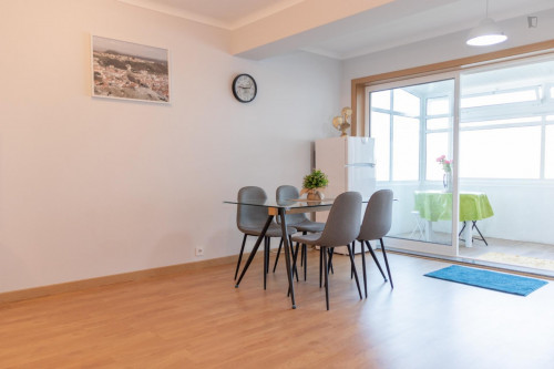 Sunny and spacious 1-bedroom apartment with a balcony in the heart of Porto - Gallery - 5