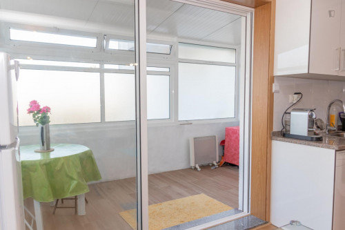 Sunny and spacious 1-bedroom apartment with a balcony in the heart of Porto - Gallery - 13