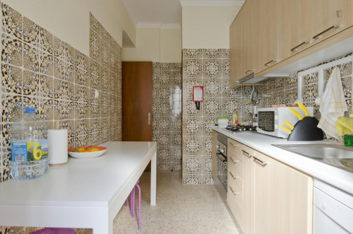 Comfortable 4 bedroom apartment in Benfica - Gallery - 23