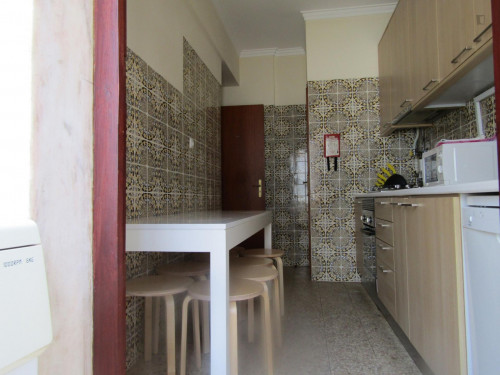 Comfortable 4 bedroom apartment in Benfica - Gallery - 18