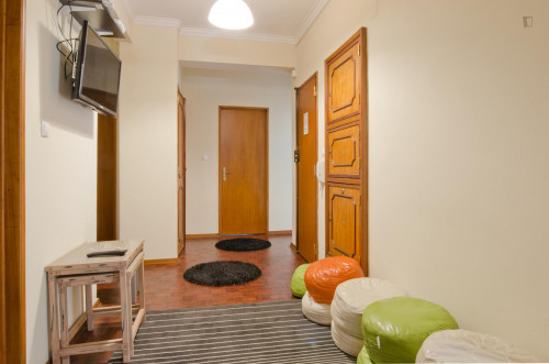 Comfortable 4 bedroom apartment in Benfica