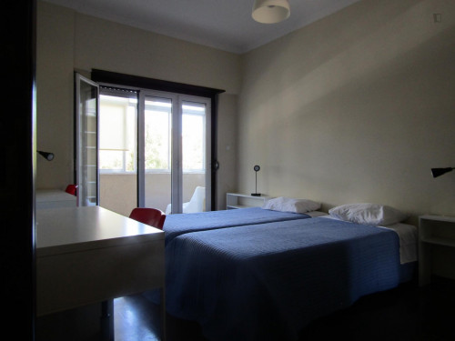 Comfortable 4 bedroom apartment in Benfica - Gallery - 7