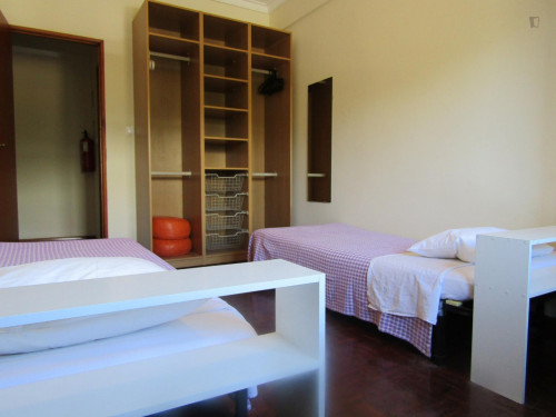 Comfortable 4 bedroom apartment in Benfica - Gallery - 10