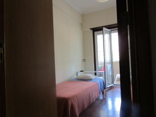Comfortable 4 bedroom apartment in Benfica - Gallery - 9