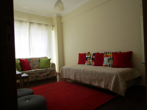 Comfortable 4 bedroom apartment in Benfica - Gallery - 29