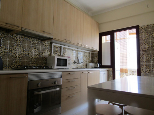 Comfortable 4 bedroom apartment in Benfica - Gallery - 21