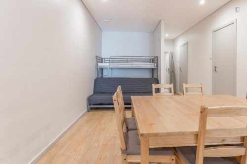 Cosy apartment next to Escola Superior de Música, Artes e Espectáculo - Gallery - 29