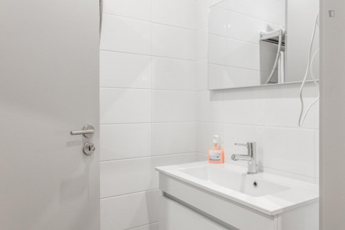 Cosy apartment next to Escola Superior de Música, Artes e Espectáculo - Gallery - 23