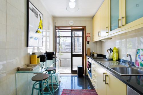 Two Bedroom Oporto Central Flat Parking