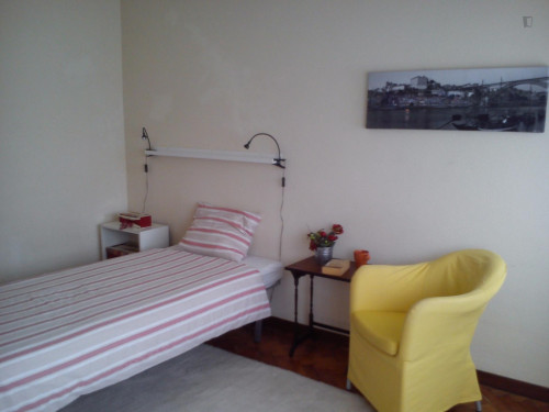  Nice Twin Bedroom With Ensuite Bathroom In Paranhos  -  Nice twin bedroom with ensuite bathroom in Paranhos  - Gallery -  1