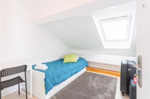 Cute single ensuite bedroom in a student Residence close to Polo Universitário Porto  - Gallery -  2