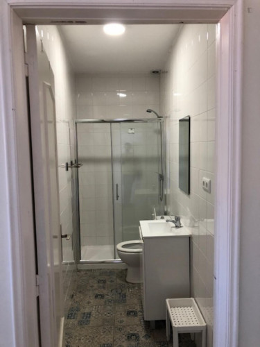 Ensuite bedroom, with private bathroom, in 7-bedroom house - Gallery - 5