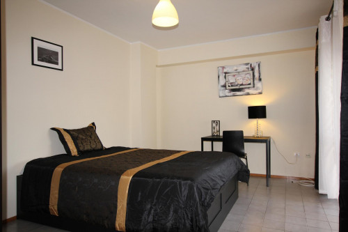 Extra large bedroom in Porto with private terrace. - Gallery - 2