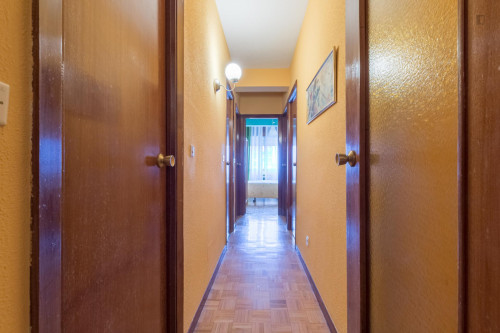 Very nice double bedroom in a 6-bedroom flat, in Alcala de Henares - Gallery - 2
