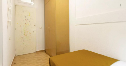 Very neat double bedroom in Lavapiés-Embajadores  - Gallery -  3