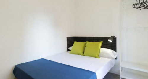 Graceful double bedroom near the Nueva Numancia metro